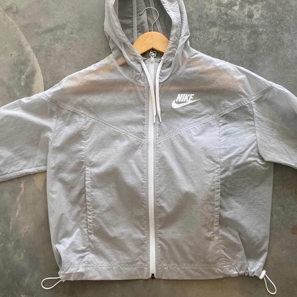 Nike sheer silver grey windbreaker S
